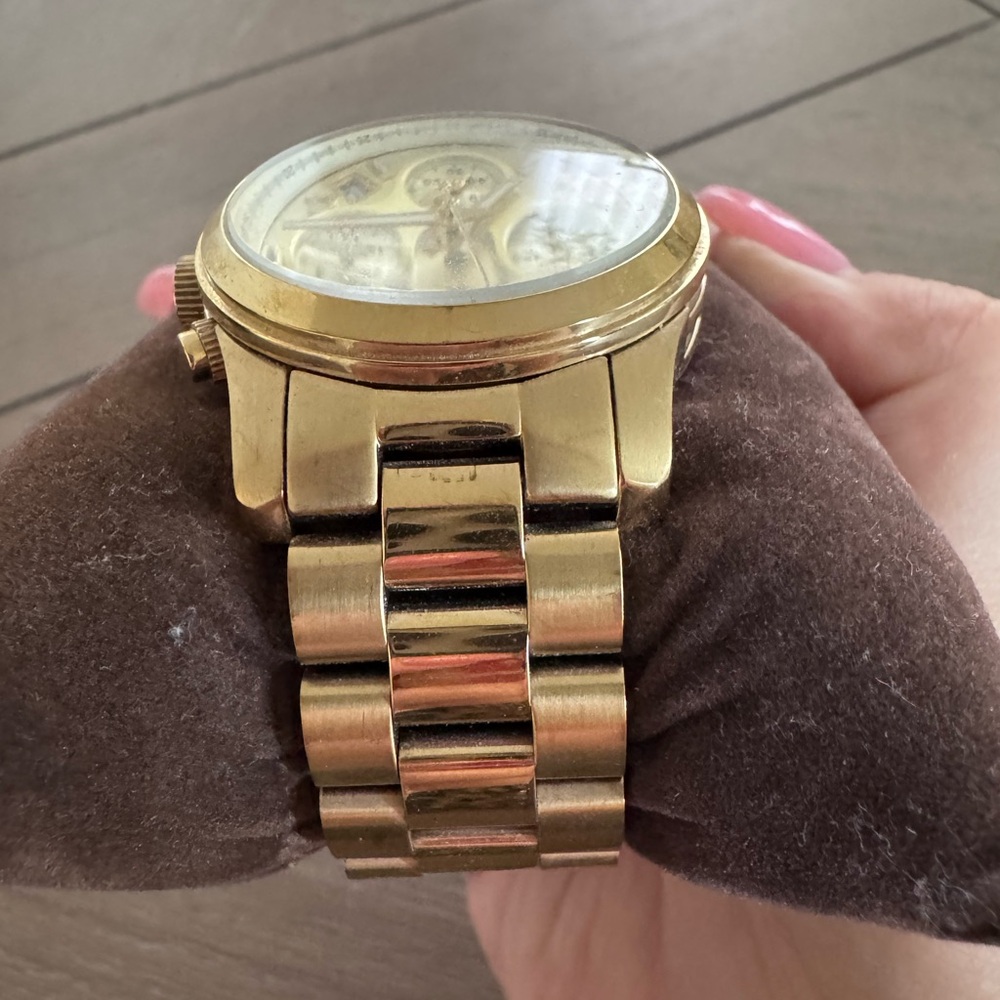 Michael Kors Runway Gold Multifunction Watch - Picture 5 of 16